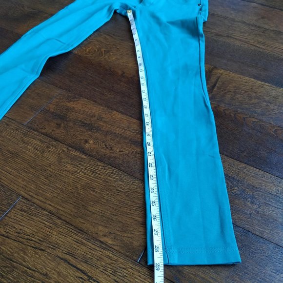 Green Skinny Pants with a lot of stretch, low rise. - Picture 8 of 11